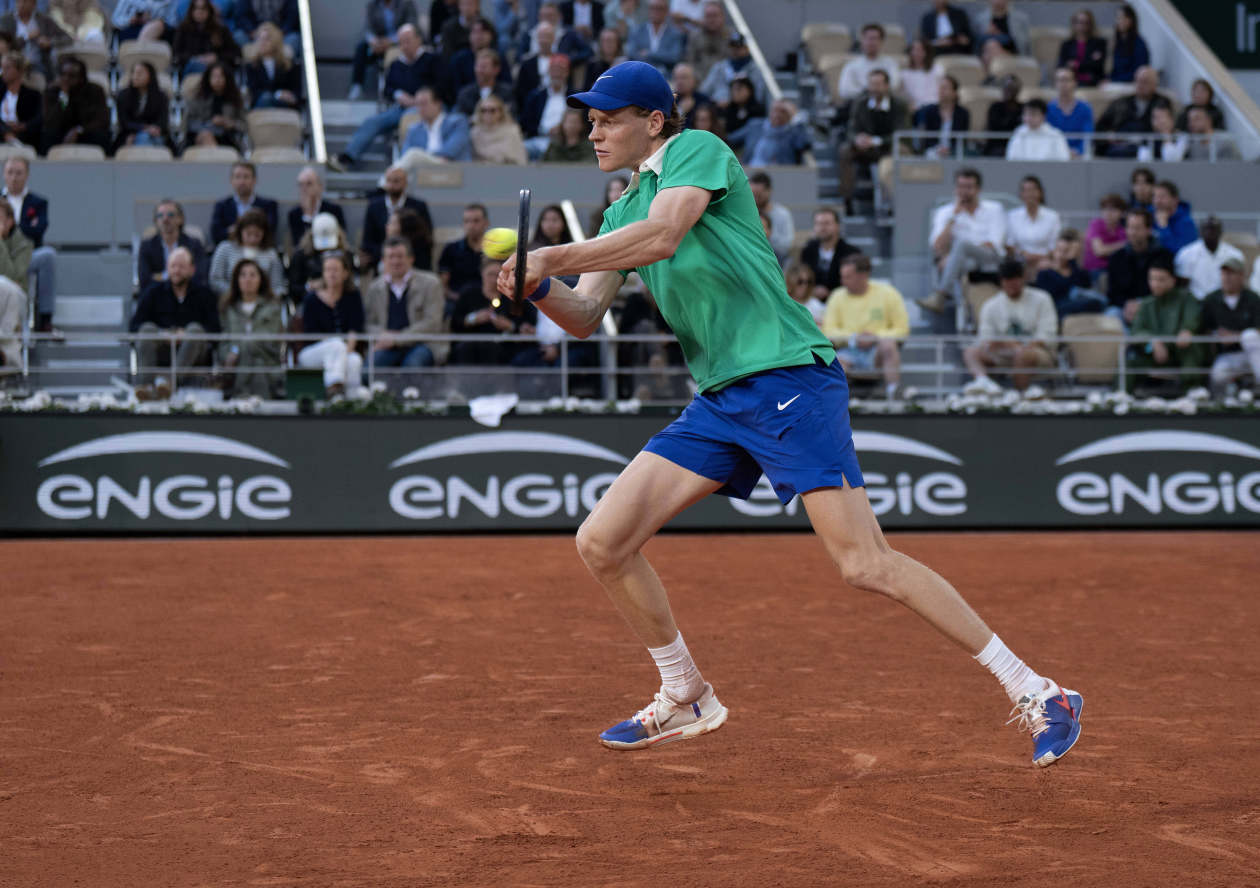 包含比赛局势复杂引发热议!,德约科维奇在IG比赛中败北气势如虹延续的词条 包含比赛局势复杂引发热议!,德约科维奇在IG比赛中败北气势如虹延续的词条